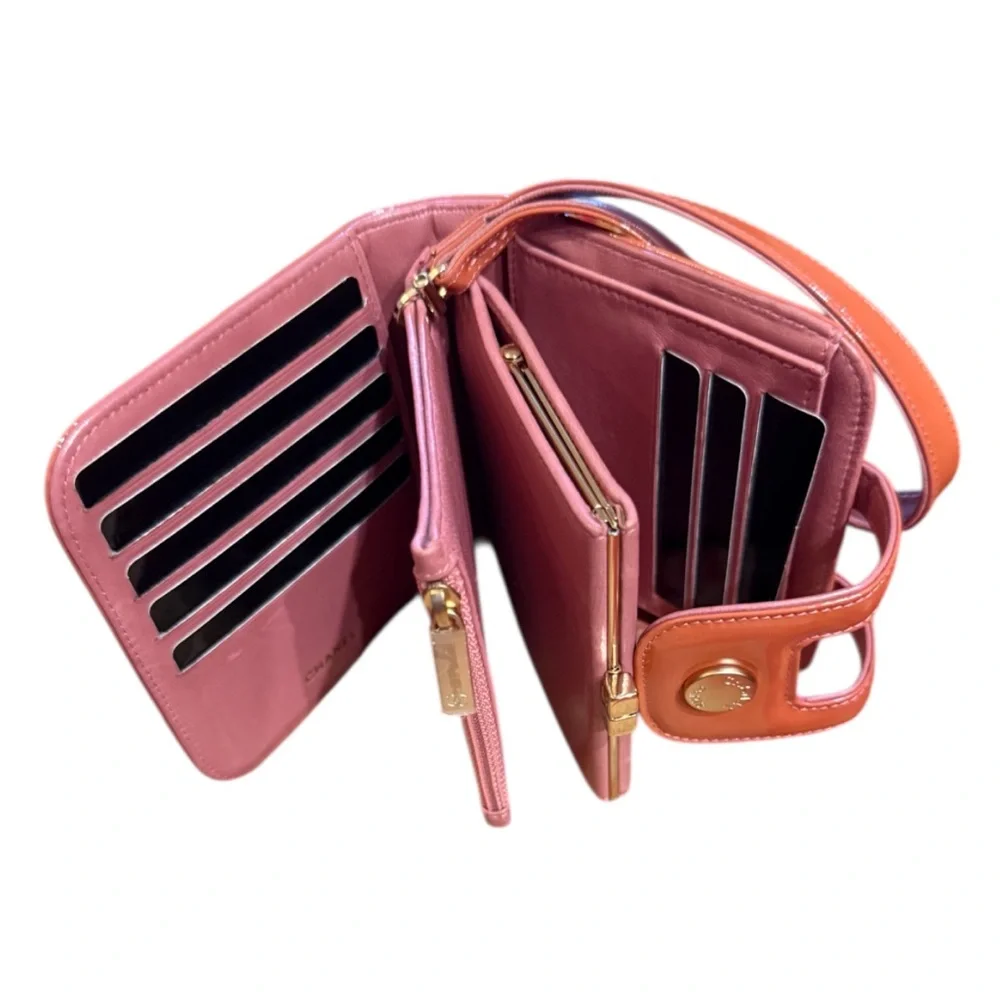 Rare CHANEL Luxurious Pink Quilted CC Patent Leather Bag Wristlet Vtg ⭐️⭐️⭐️⭐️⭐️